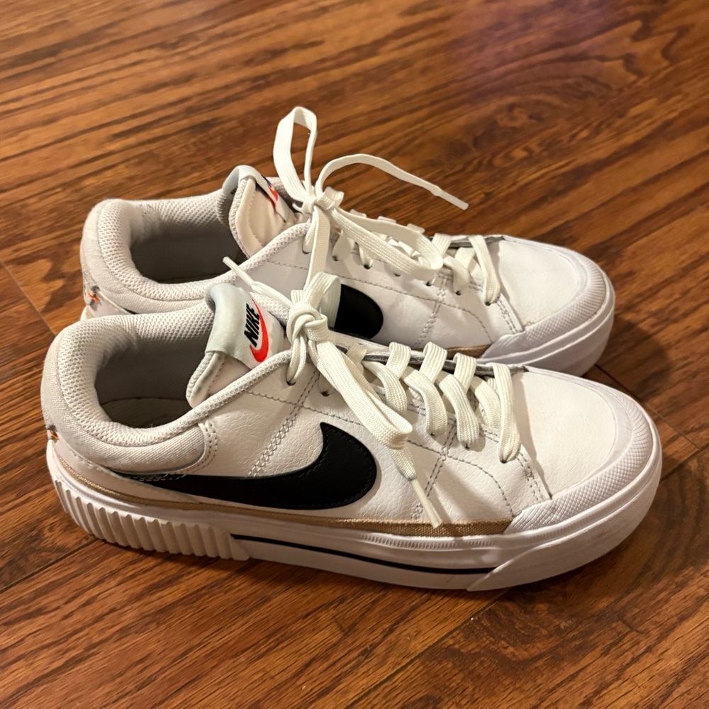 Nike Court Legacy Lift Women’s Size 7